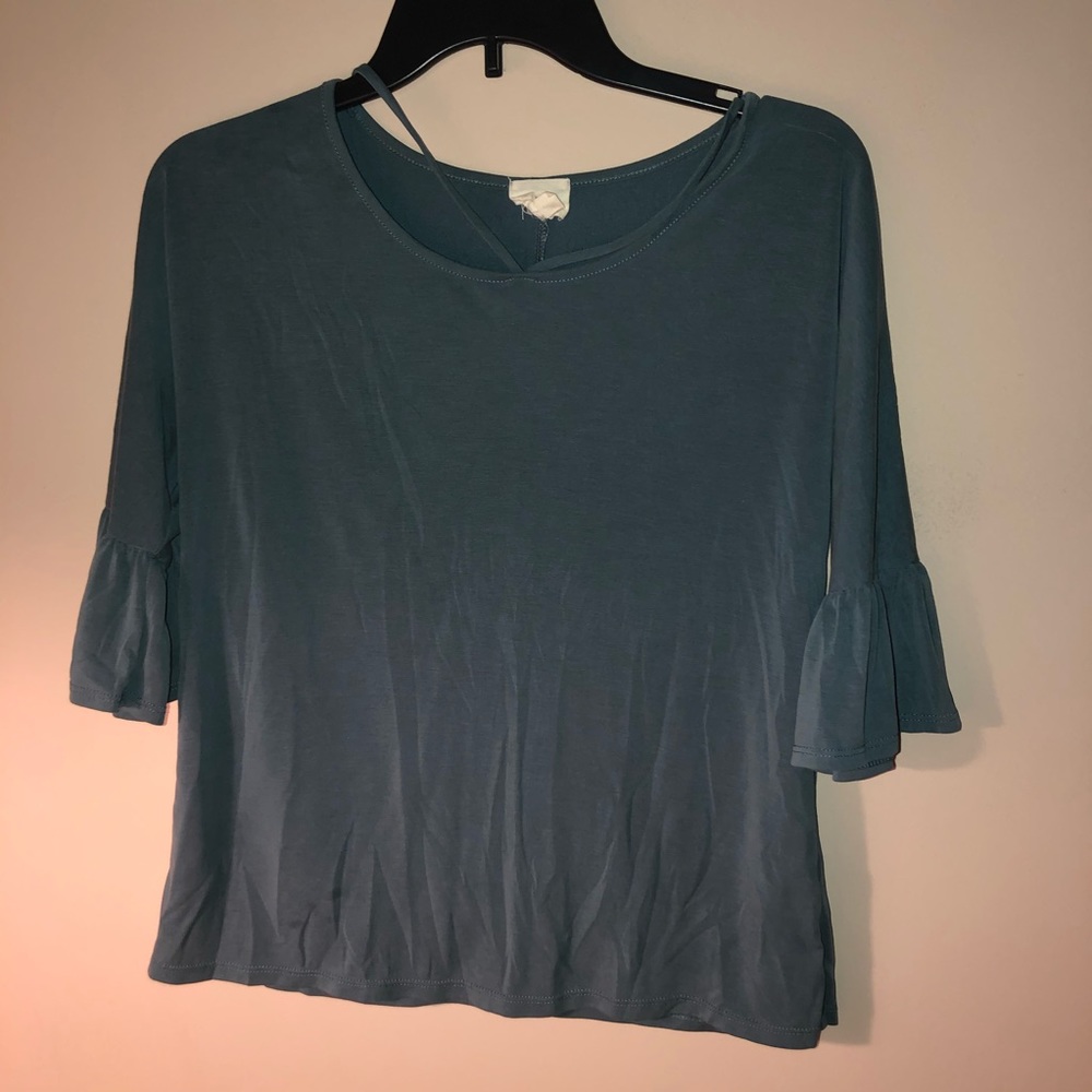 Mid sleeve top